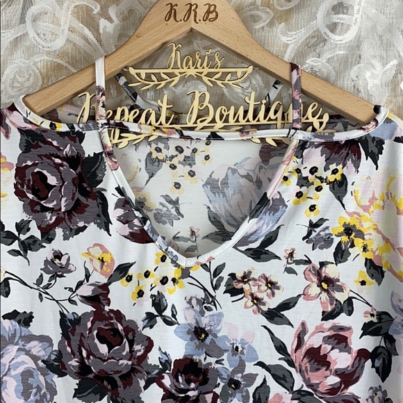 12pm by Mon Ami Boutique Floral Tunic Blouse L - Picture 3 of 10